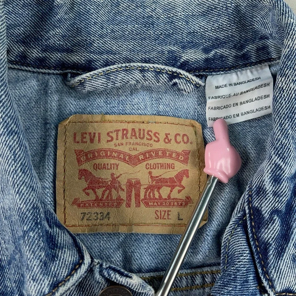 Levi's Jacket Mens Large Blue Trucker Denim Type 3 Distressed Faded Button 72334